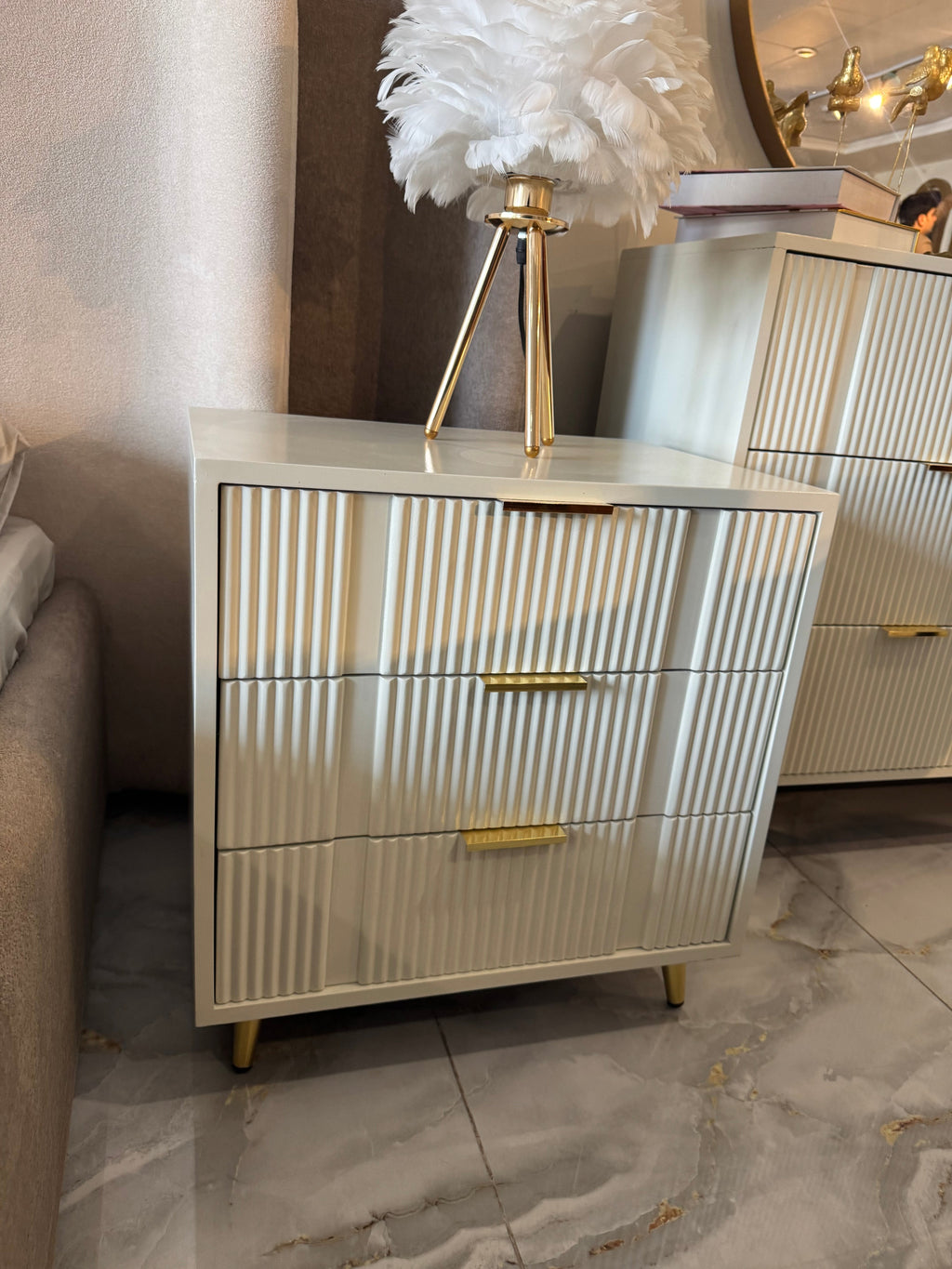 Henry sidetable