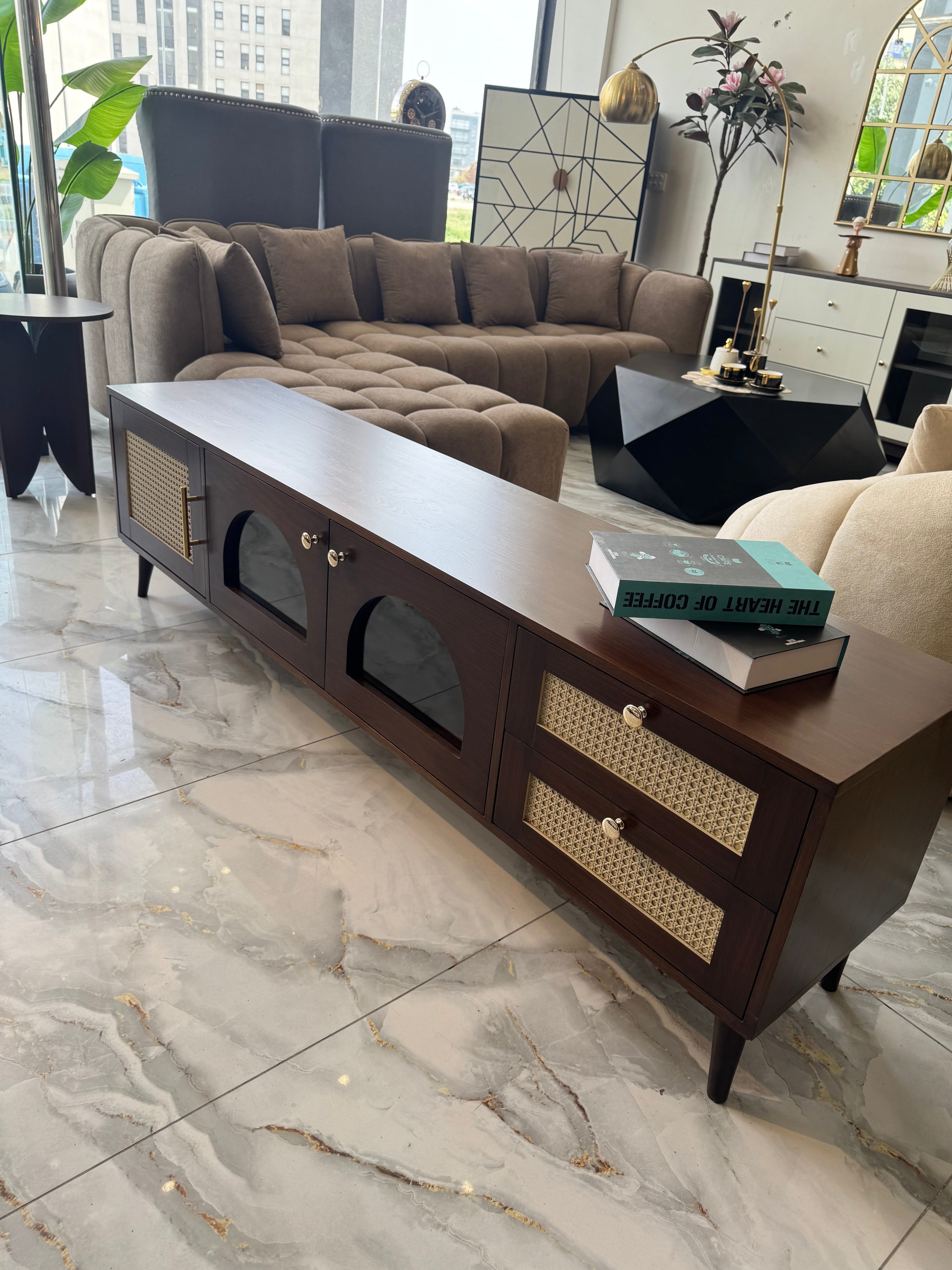 Cat media console