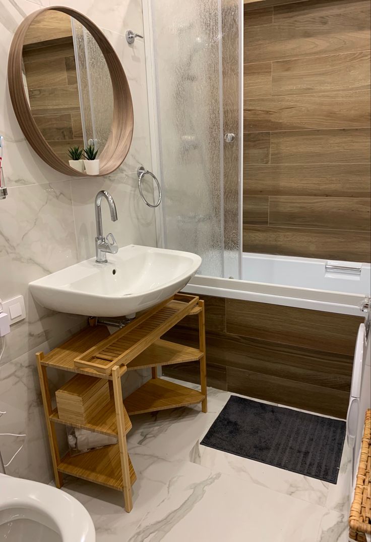 Jerry bath mirror