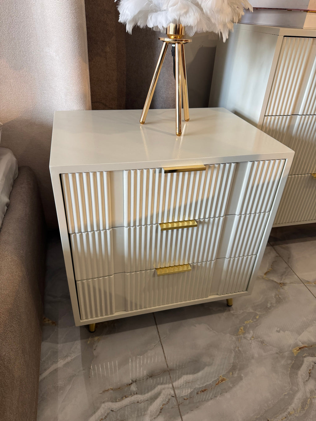 Henry sidetable
