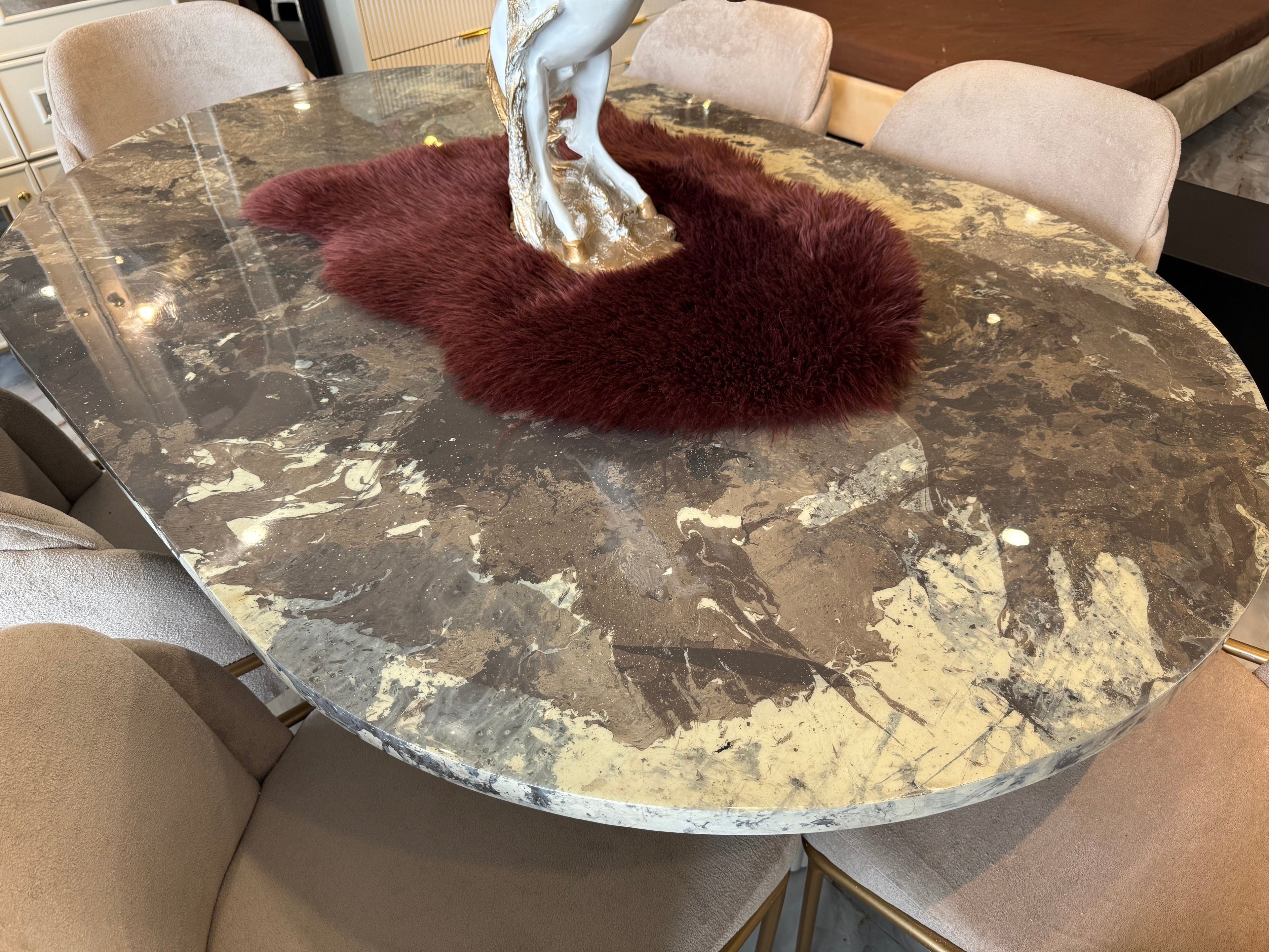 Marbilo hydrodip dining