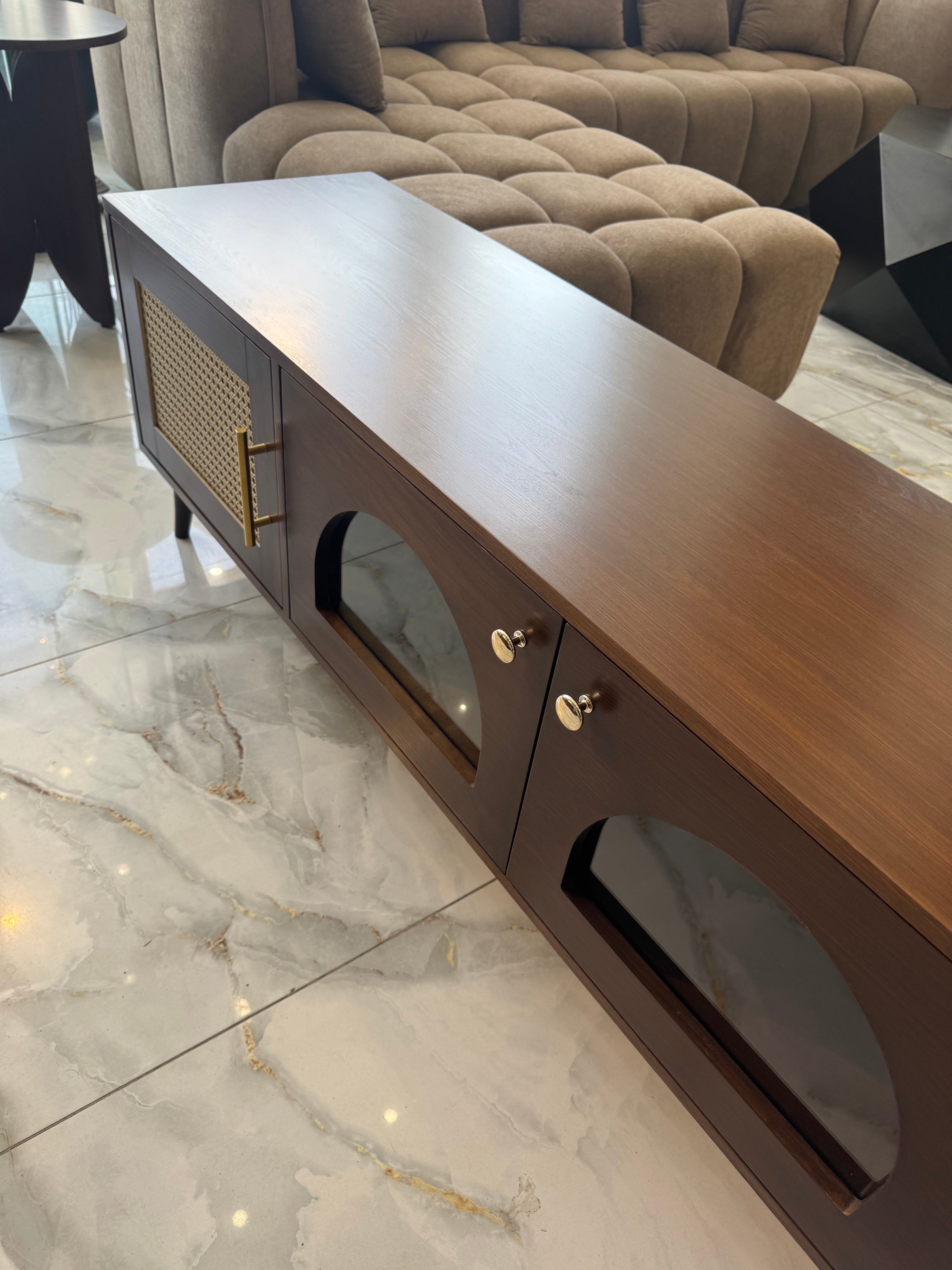 Cat media console