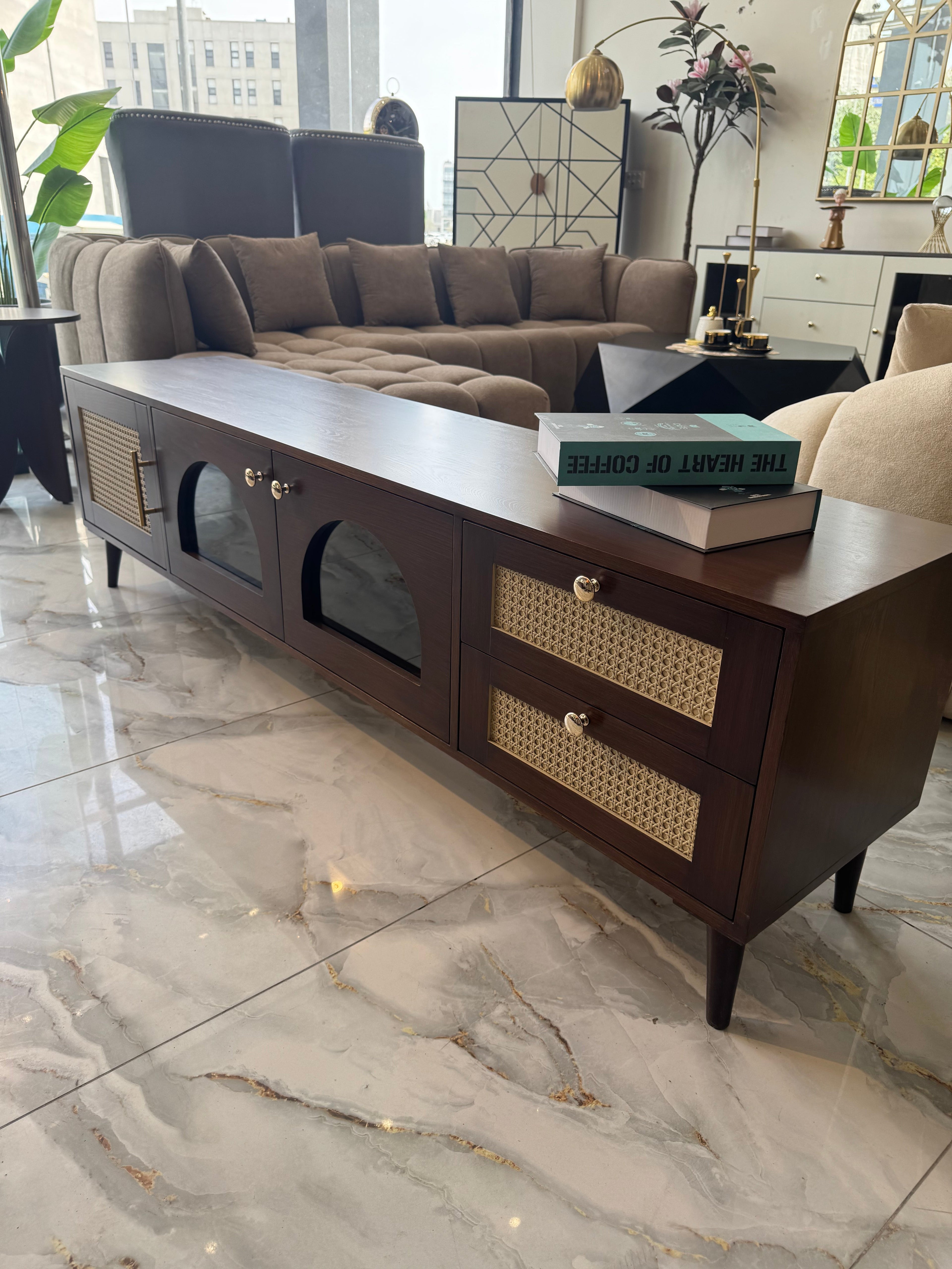 Cat media console