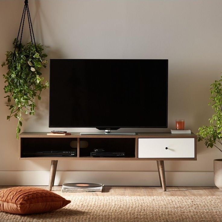 Lara tv rack