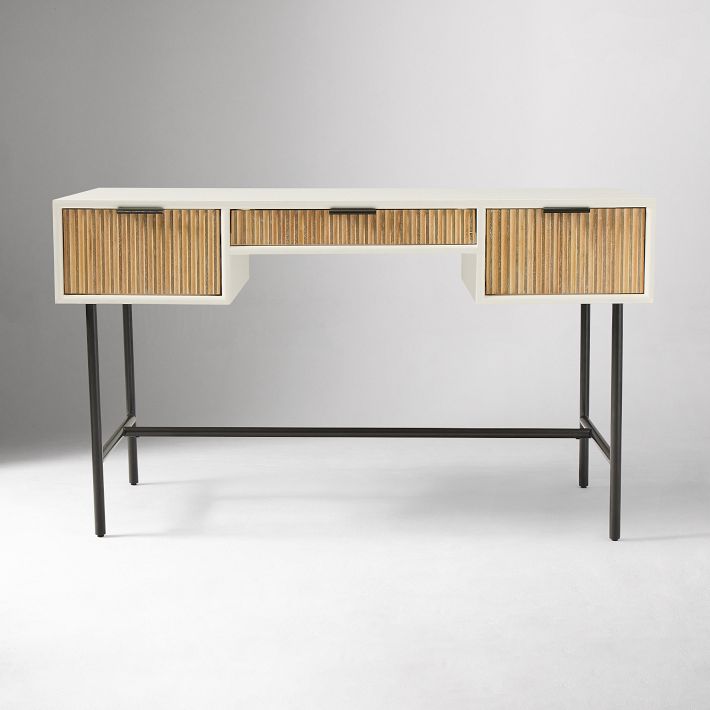 Quinn desk