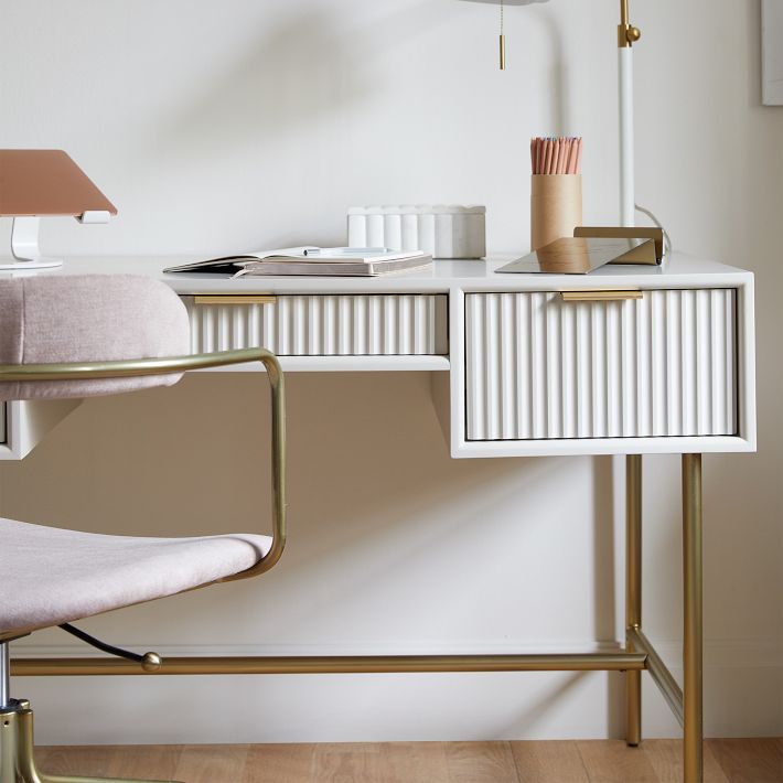 Quinn desk