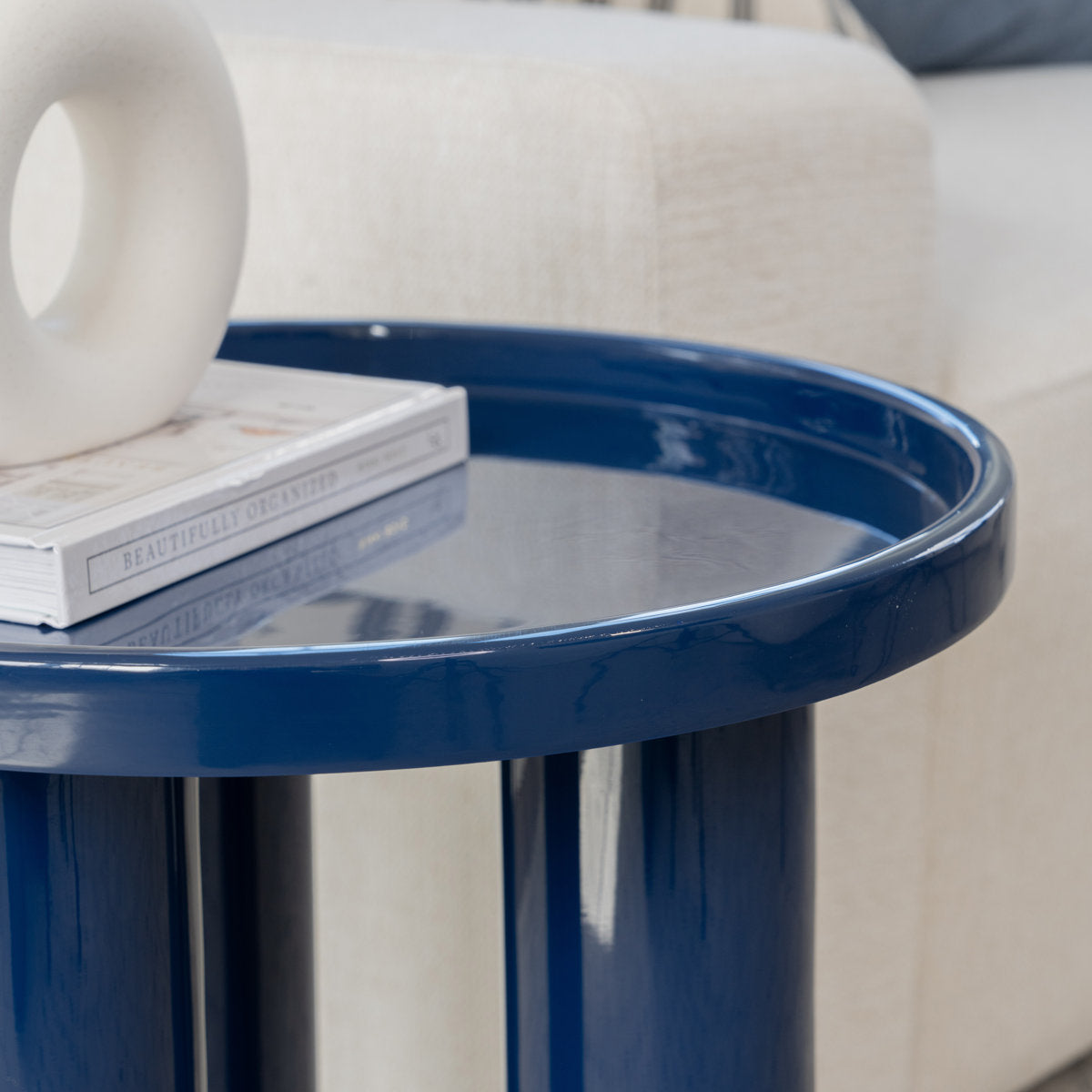 Ishtia high gloss table