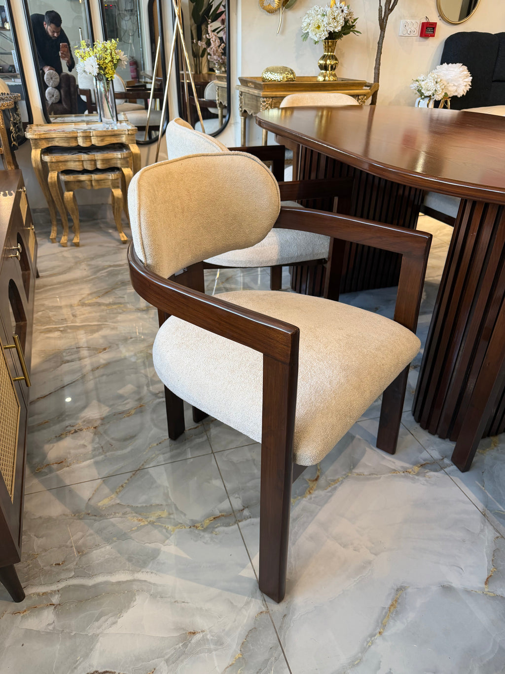 Salena dinning table