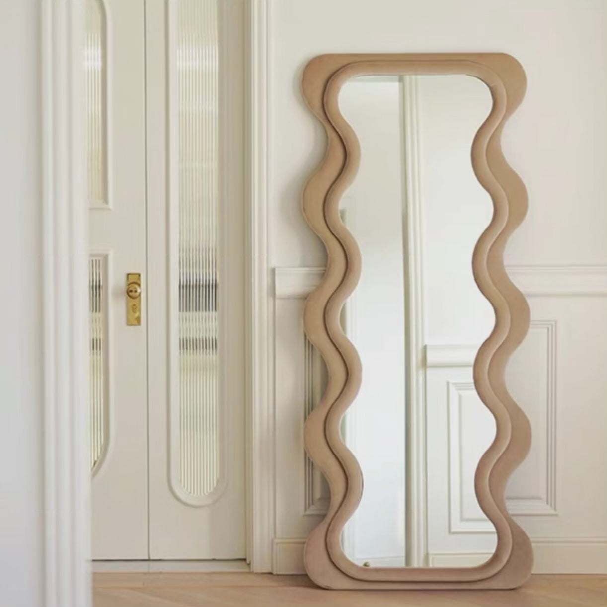 Jupiter tufted mirror