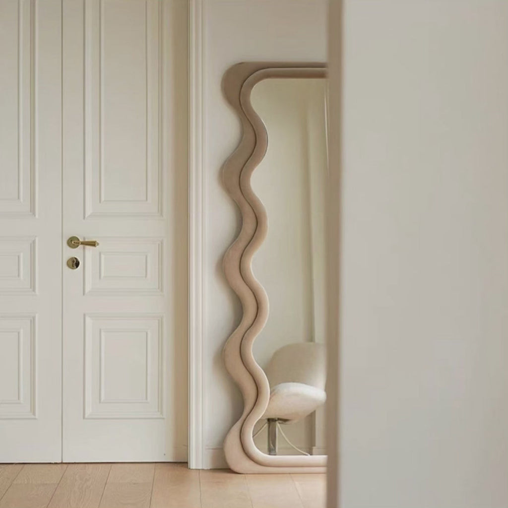 Jupiter tufted mirror