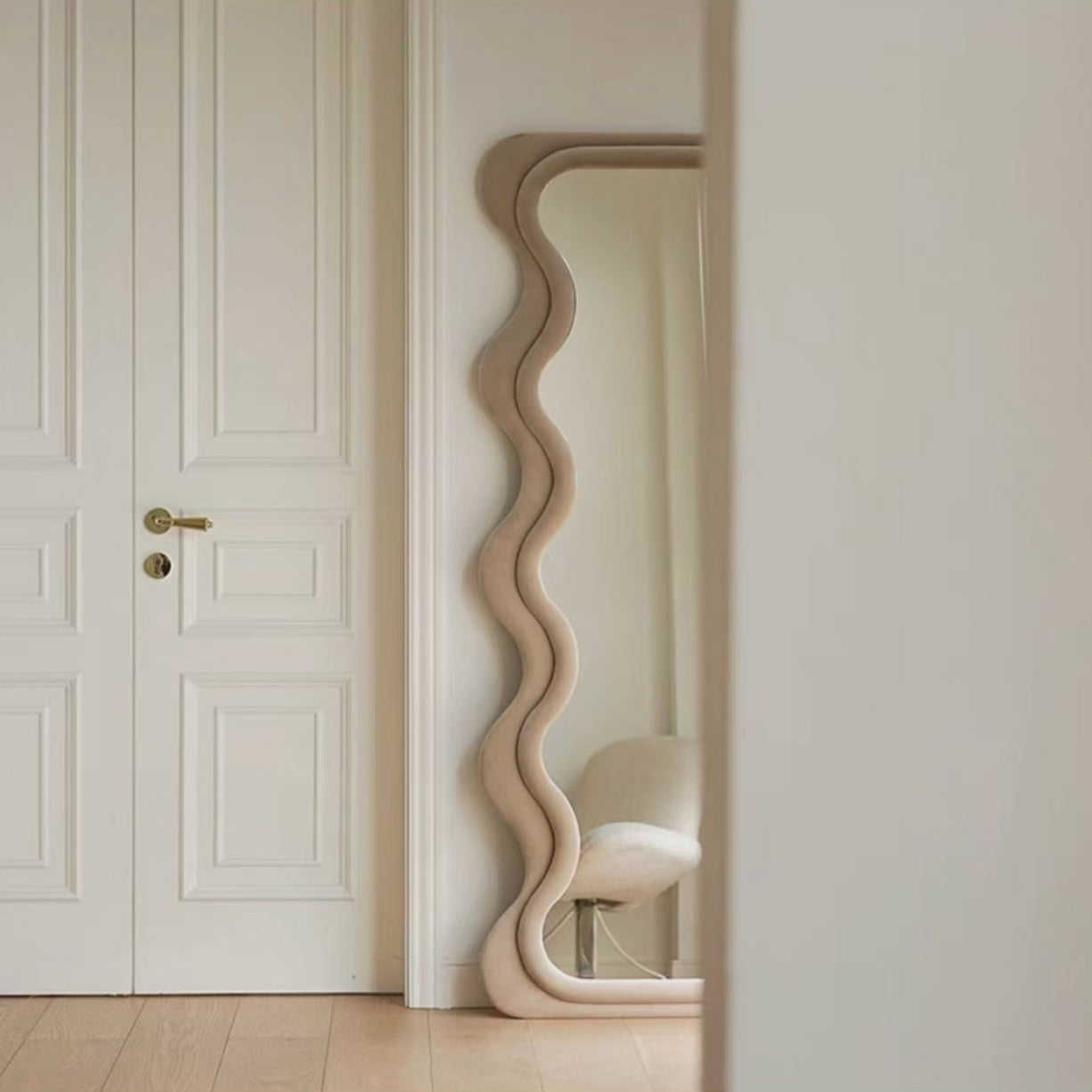 Jupiter tufted mirror