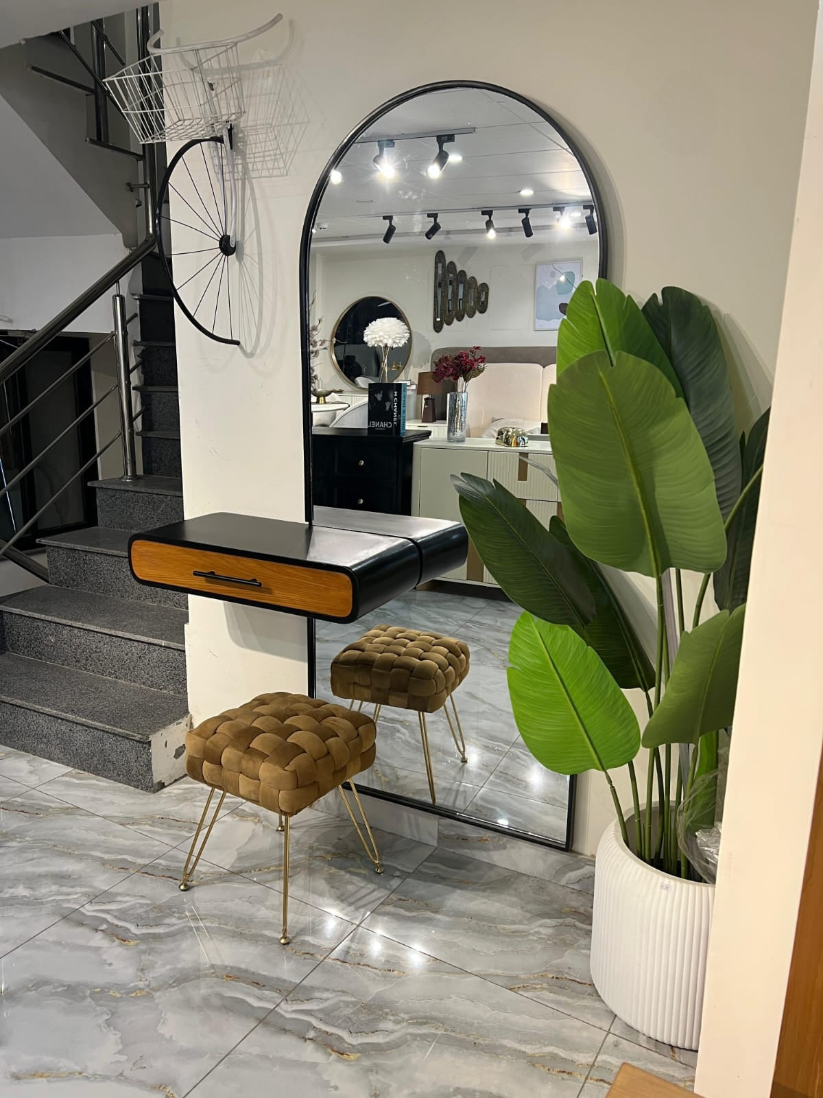 mero mirror with drawer
