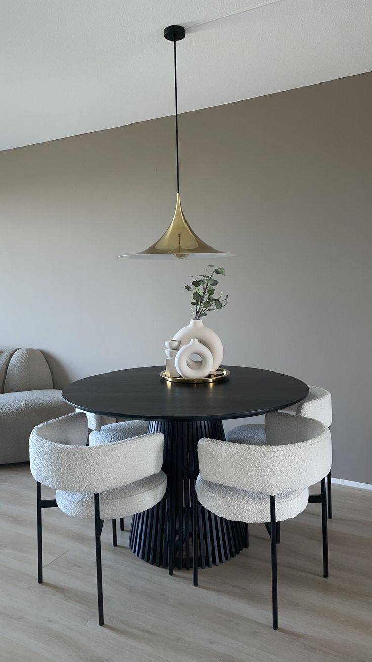 Chase dinning table